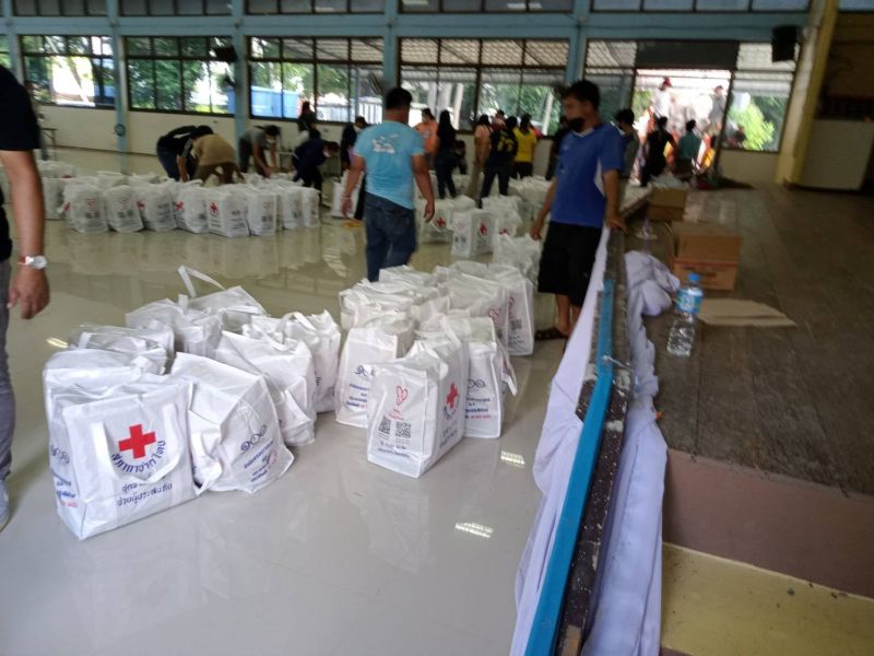 เทศบาลตำบลโคกสะอาด ร่วมแพ็คถุงยังชีพจาก หน่วยกาชาดจังหวัดชัยภูมิ เพื่อนำไปช่วยเหลือประชาชนผู้ประสบภัย